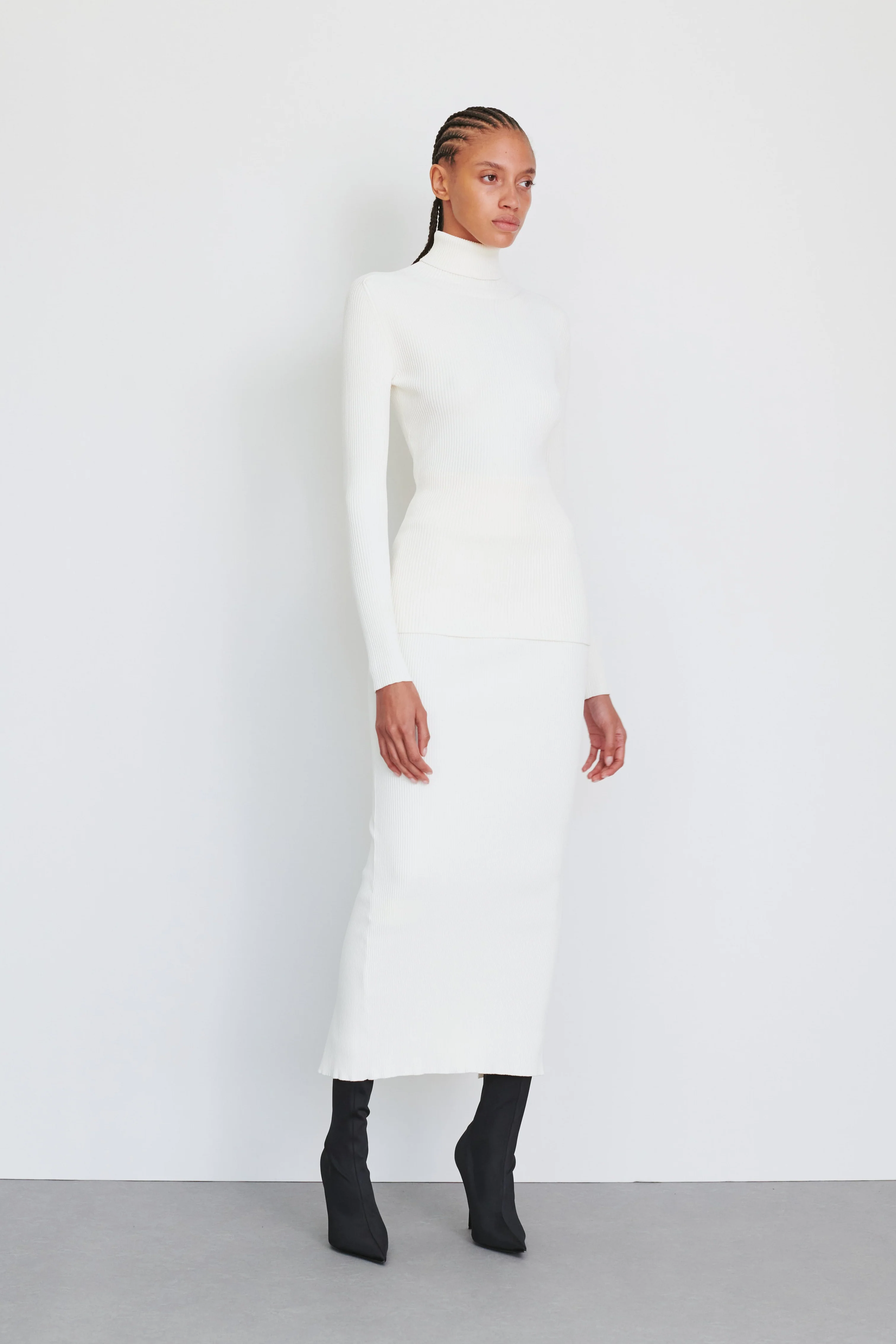 Matte Turtleneck - Image 2